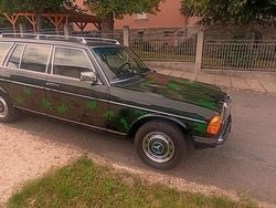 Grün Gebraucht 1983 Mercedes E230 Kombi | 8.500 €
