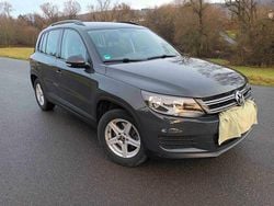 Grau Gebraucht 2016 VW Tiguan Trendline SUV | 11.300 € (Superpreis)