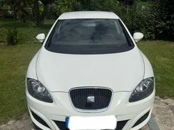 Weiß Gebraucht 2010 Seat Leon Reference Limousine | 3.900 € (Fairer Preis)