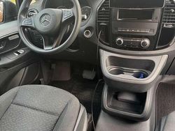 Schwarz Gebraucht 2021 Mercedes Vito Kombi | 35.000 € (Superpreis)