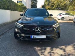 Grau Gebraucht 2023 Mercedes GLC300 Advanced SUV | 52.000 € (Superpreis)