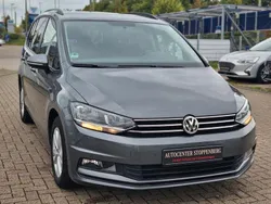 Grau Gebraucht 2020 VW Touran Comfortline Van / Kleinbus | 23.990 € (Guter Preis)