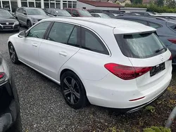 Polarweiss polarweiss Gebraucht 2022 Mercedes C200 Avantgarde Limousine | 35.495 € (Fairer Preis)