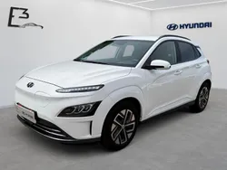 Weiß Gebraucht 2023 Hyundai Kona Trend SUV | 23.490 € (Teuer)