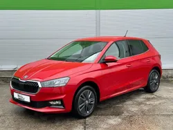 Red metallic Gebraucht 2024 Skoda Fabia Selection Kleinwagen | 21.370 € (Guter Preis)