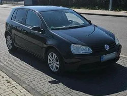 Schwarz Gebraucht 2005 VW Golf V Limousine | 2.050 € (Etwas zu teuer)