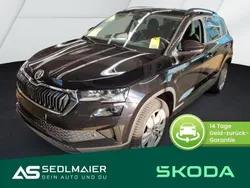 Schwarzmagic perleffekt Gebraucht 2024 Skoda Karoq Selection SUV | 29.900 € (Guter Preis)