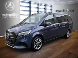 Blau Gebraucht 2024 Mercedes V250 Avantgarde Van / Kleinbus | 69.990 € (Teuer)