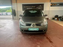 Grau Gebraucht 2006 Renault Scénic II Dynamique Van / Kleinbus | 4.500 € (Teuer)