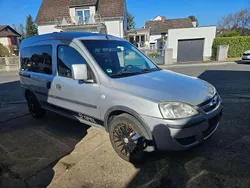 Silbermetallic Gebraucht 2008 Opel Combo Van / Kleinbus | 3.966 € (Teuer)