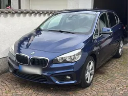 Blau Gebraucht 2016 BMW 225 Active Tourer iPerformance Van / Kleinbus | 16.500 € (Fairer Preis)