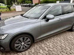 Grau Gebraucht 2022 Volvo V60 Inscription Kombi | 34.900 € (Guter Preis)