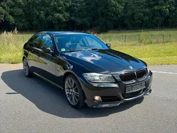 Schwarz Gebraucht 2011 BMW 320 Lifestyle Limousine | 14.499 €
