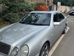 Silber Gebraucht 1997 Mercedes E200 Limousine | 3.990 € (Fairer Preis)