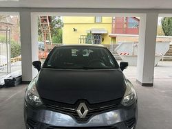 Grau Gebraucht 2017 Renault Clio IV Life Kleinwagen | 5.299 € (Fairer Preis)