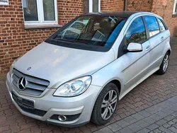Silber Gebraucht 2008 Mercedes B180 Van / Kleinbus | 1.890 €