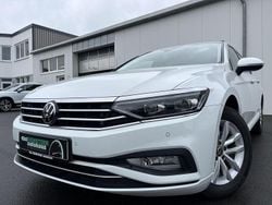 Weiß Gebraucht 2021 VW Passat Business Kombi | 24.460 € (Fairer Preis)