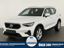 Crystal white perlglanzeffekt Neu 2025 Volvo XC40 Core SUV | 35.995 € (Superpreis)