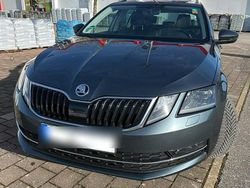 Grau Gebraucht 2019 Skoda Octavia Style Kombi | 12.990 € (Etwas zu teuer)
