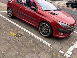 Rot Gebraucht 2002 Peugeot 206 CC Cabrio | 3.599 € (Teuer)