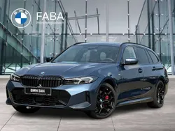 Blau Gebraucht 2024 BMW 330 M Sport Kombi | 61.980 €