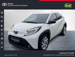 Weiß Gebraucht 2024 Toyota Aygo Team Kleinwagen | 15.880 € (Guter Preis)