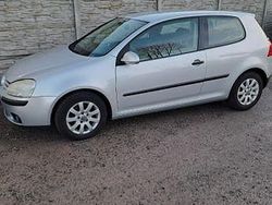 Silber Gebraucht 2004 VW Golf V Comfortline Limousine | 2.200 € (Guter Preis)