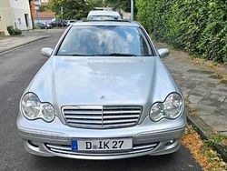 Silber Gebraucht 2006 Mercedes C230 Limousine | 3.500 €