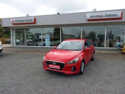 Rot Gebraucht 2018 Hyundai i30 Select Limousine | 10.890 € (Guter Preis)