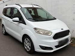 Weiß Gebraucht 2014 Ford Tourneo Courier Van / Kleinbus | 4.950 € (Fairer Preis)