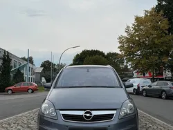 Grau Gebraucht 2007 Opel Zafira Van / Kleinbus | 3.000 € (Etwas zu teuer)