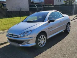 Silber Gebraucht 2004 Peugeot 206 CC Quiksilver Cabrio | 3.900 € (Teuer)
