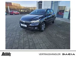 Perlmuttschwarz metallic Neu 2025 Dacia Sandero Expression Kleinwagen | 18.319 € (Fairer Preis)