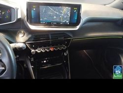 Weiß Gebraucht 2022 Peugeot e-2008 GT SUV | 24.580 € (Teuer)