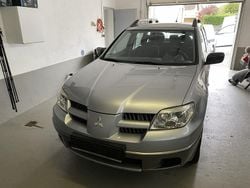 Silber Gebraucht 2005 Mitsubishi Outlander Intense SUV | 2.900 € (Fairer Preis)