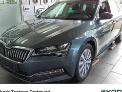 Grau Gebraucht 2021 Skoda Superb Style Kombi | 22.444 € (Fairer Preis)