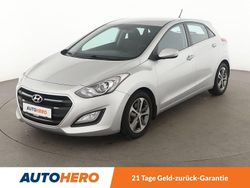 Grau Gebraucht 2016 Hyundai i30 Style Limousine | 11.410 € (Etwas zu teuer)