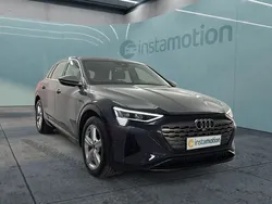 Grau Gebraucht 2024 Audi Q8 e-tron Advanced Plus SUV | 69.230 € (Teuer)