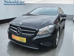 Kosmosschwarz (metallic) Gebraucht 2015 Mercedes A180 Style Limousine | 13.350 € (Fairer Preis)
