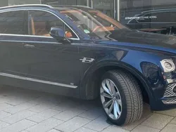 Black sapphire Gebraucht 2016 Bentley Bentayga SUV | 82.900 € (Fairer Preis)