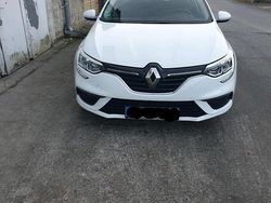 Weiß Gebraucht 2019 Renault Mégane GrandTour Life Kombi | 7.500 € (Fairer Preis)