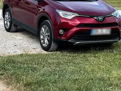 Rot Gebraucht 2018 Toyota RAV4 Hybrid SUV | 25.000 € (Guter Preis)