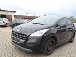 Schwarz Gebraucht 2010 Peugeot 3008 Tendance Van / Kleinbus | 2.999 € (Guter Preis)