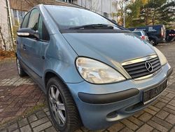 Grau Gebraucht 2003 Mercedes 170 Classic Van / Kleinbus | 899 €