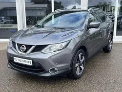 Grau Gebraucht 2015 Nissan Qashqai 360º SUV | 13.590 € (Etwas zu teuer)
