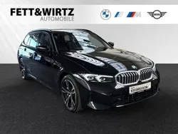 Saphirschwarz metallic Gebraucht 2024 BMW 330 M Sport Kombi | 40.290 € (Superpreis)