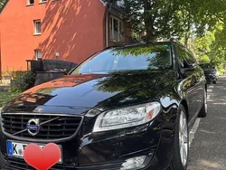 Schwarz Gebraucht 2016 Volvo V70 Momentum Kombi | 7.800 € (Guter Preis)