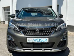 Grün Gebraucht 2018 Peugeot 3008 Allure SUV | 15.590 € (Fairer Preis)