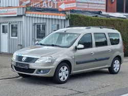Grau Gebraucht 2012 Dacia Logan MCV Lauréate Kombi | 4.490 € (Etwas zu teuer)
