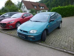 Grün Gebraucht 1996 Mazda 323C Coupé | 750 €